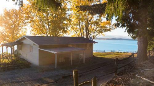 Pukaki Lakeside Getaway Cottage