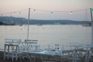 Daphnis Hotel