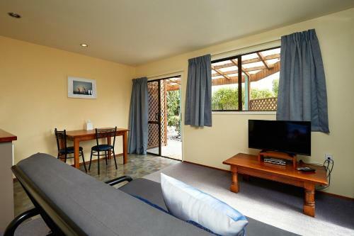 Sails Motel