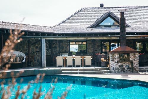 Lodge Mahu Whenua