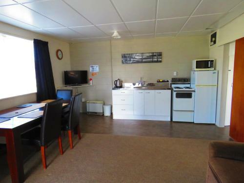 Opunake Motel And Backpackers Lodge