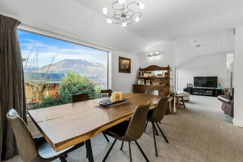 Central Queenstown Luxury Hideaway