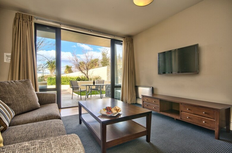 Garden Apartment 624 The Beacon