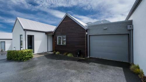Queenstown Retreat - Grand