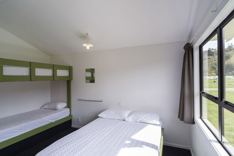 Kaiteriteri Reserve Cabins