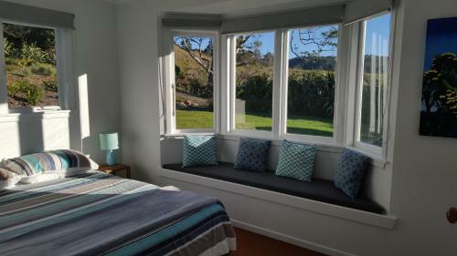 Hot Water Beach Surf Sound Cottage