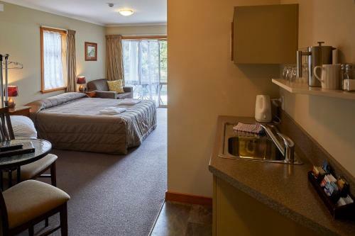 Aoraki Mount Cook Alpine Lodge