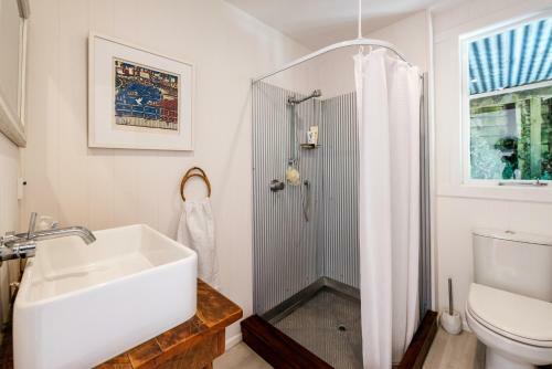 Hostal Tahamoana Cottage - You've Got It Maid