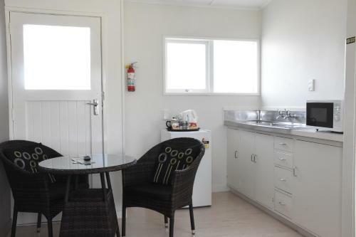 Featherston Motels And Camping