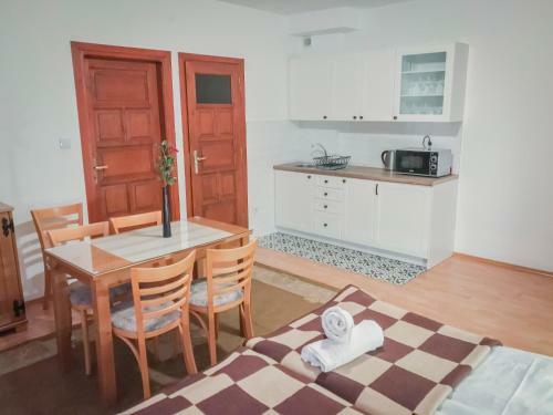 Hostal 9 Si? Murowany Dom