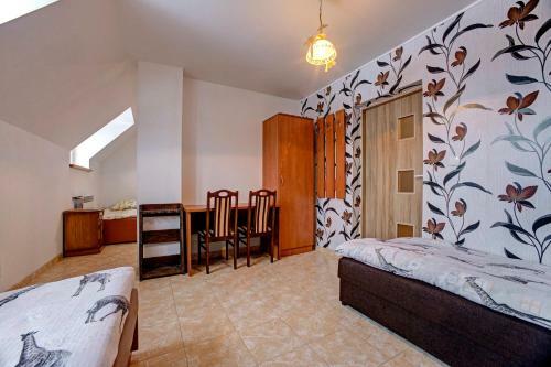 Hostal Noclegi Dw�r Szlachecki Biedacz�w