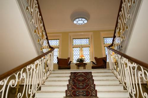 �m�ls Stadshotell - Sweden Hotels