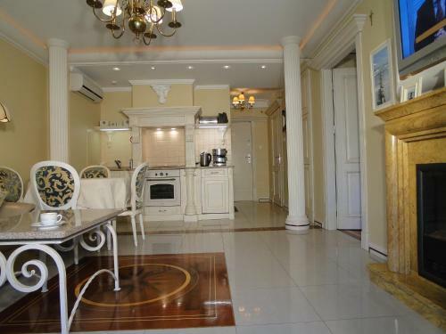 Apartament Dariusz Jurata Z Gara?em