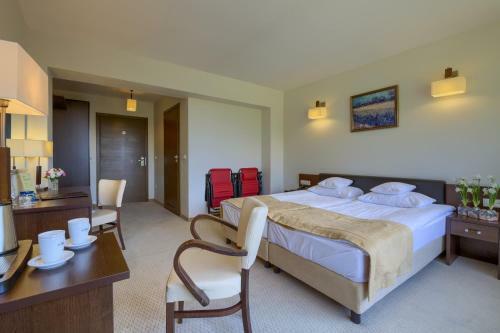 Hotel 4 Pory Roku & Spa