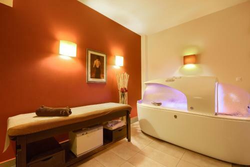 Hotel 4 Pory Roku & Spa