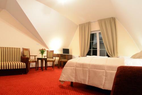 Hotel Dworek Jamne?ski