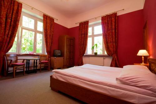 Hostal Zamek Now?cin