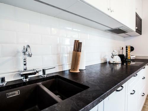 Ambre Apartments