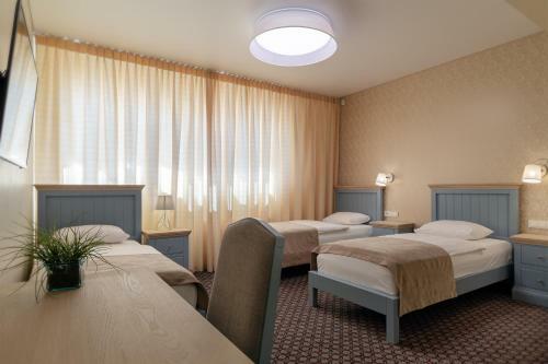 Hostal Guesthouse Sinchronas