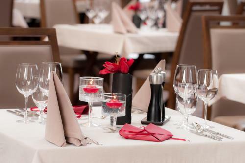 Hostal Hotel & Spa Czarny Gro?