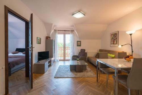 Rentplanet - Apartamenty Urocza 5c