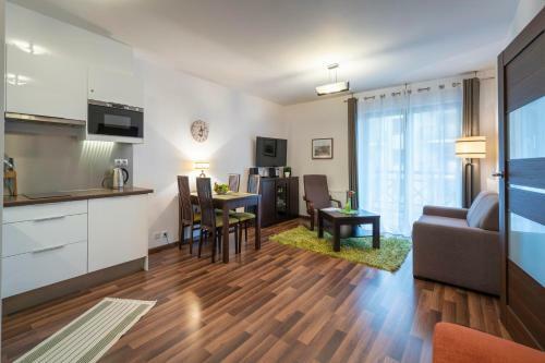 Rentplanet - Apartamenty Urocza 5c