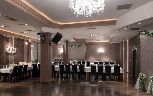 Hotel Nowy Dw�r