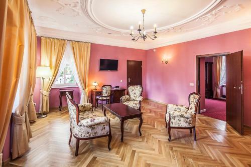 Hotel Pa?ac ?ag�w