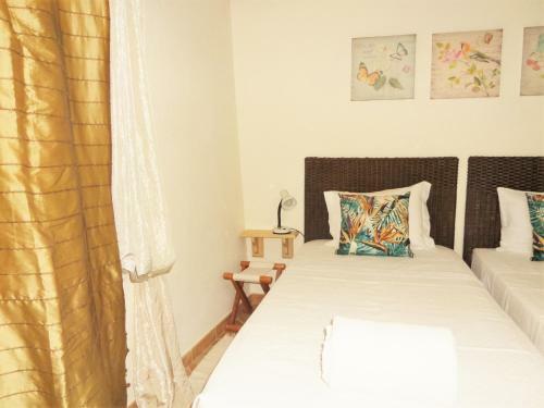 Bed & Breakfast Aloendro Blue Residence