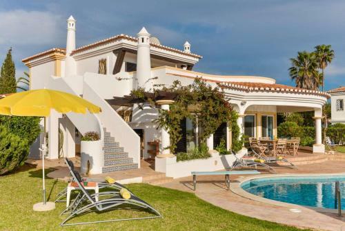 Benagil Villa Sleeps 8 Air Con Wifi
