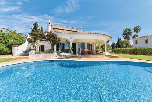 Benagil Villa Sleeps 8 Air Con Wifi