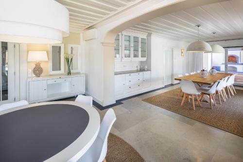 Aroal Villa Sleeps 6 Pool Wifi
