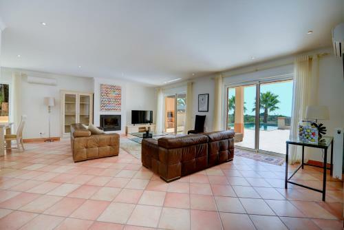 Ria Alvor Luxurious Golfview Villa