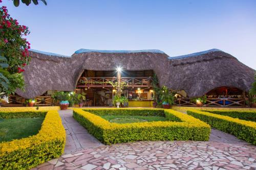 Lodge Manyara Wildlife Safari Camp