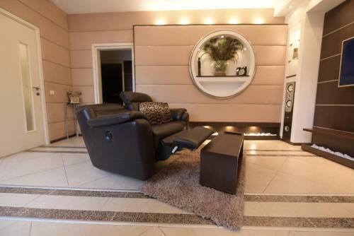 H & V Residence - Bungalow Apartment