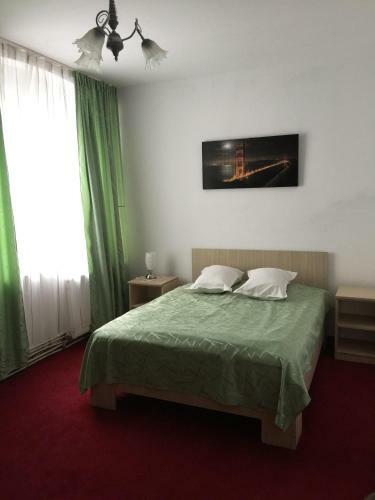 Hotel Rares