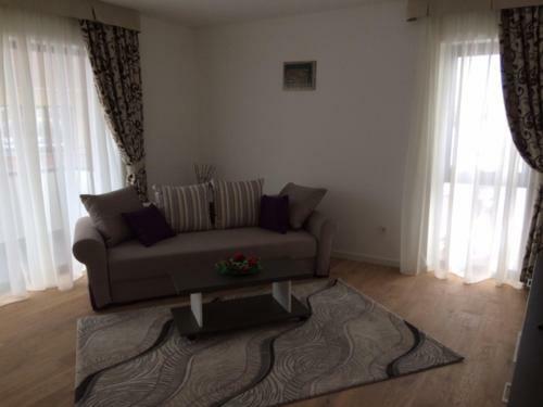 Elda Apartment ( M ) Cosmopolit