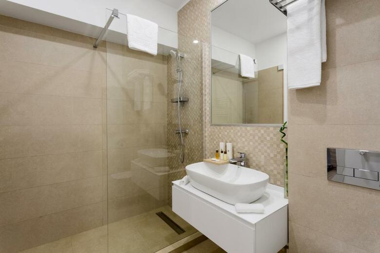 Athina Suites Hotel