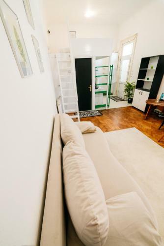 Mathe Apartments 3