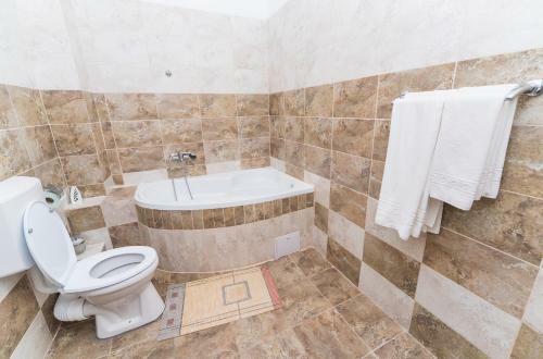 Hostal Nelana Guest House