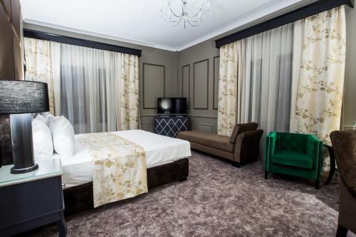 Peninsula Boutique Hotel
