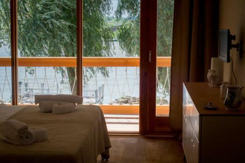 Hotel Living In Delta