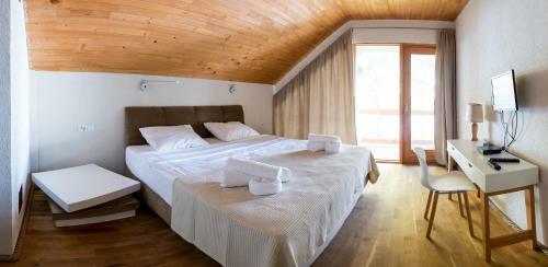 Hotel Living In Delta