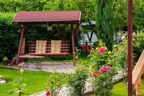 Hostal Casuta Noastra