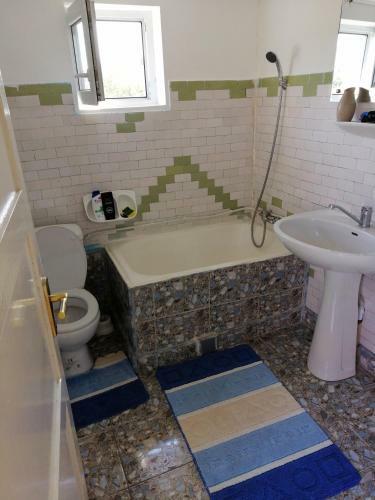Hostal Vila La Izvorul Putinei