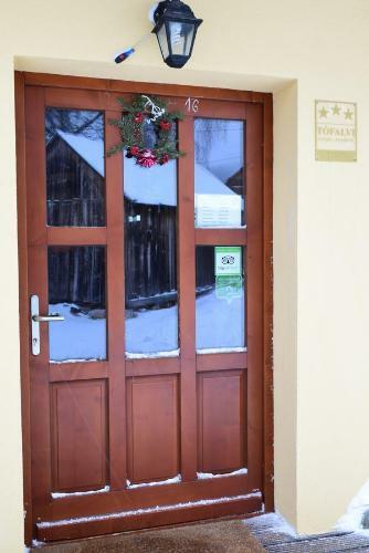 Hostal Pension Tofalvi