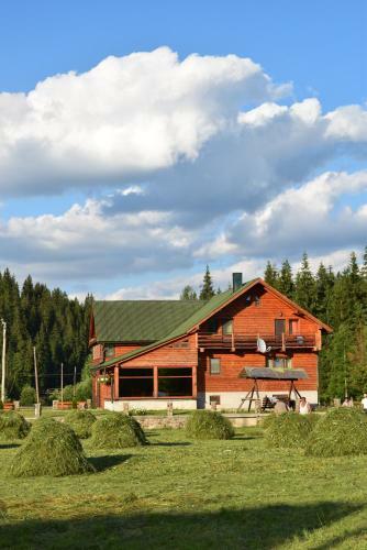 Hostal Pensiunea "la Ivan"