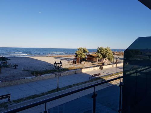 Wave 1 Promenada Apartments