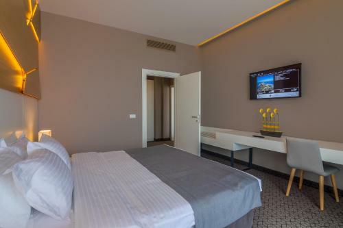 Nyota Hotel & Conference Center