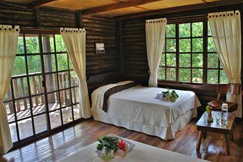 Hotel De Caba�as Ecologicas El Chital